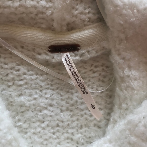 SOLD✨FREE PEOPLE BFF Boho Cowl Neck Ivory Sweater - Picture 6 of 7